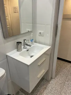 Un baño de 5 min walk from Yumbo 216