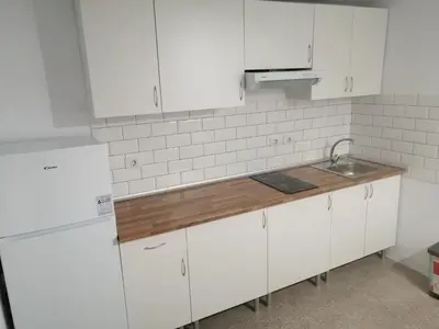 Una cocina o zona de cocina en Alcaravaneras Hostel