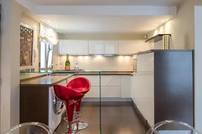Una cocina o zona de cocina en Warhol