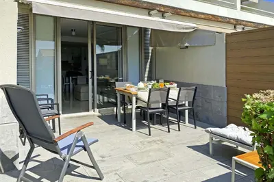 Un patio o zona al aire libre en Blue Marlin 4