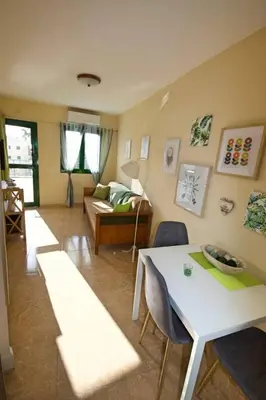 Zona de estar de Centrico apartamento 423 by CASAS COCODRILO