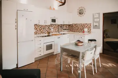 Una cocina o zona de cocina en Vivelorural Tunte 4 great pool & BBQ