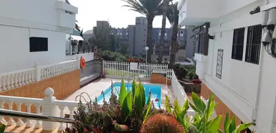 Piscina en o cerca de Heliopolis