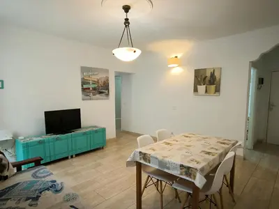 Una televisión o centro de entretenimiento en Casa Tinko
