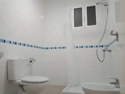 Un baño de Columbus Apartments Co-Living