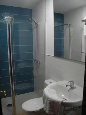 Un baño de Hostal Albacar