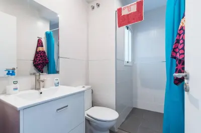Un baño de Loft moderno con balcón al lado de Las Canteras