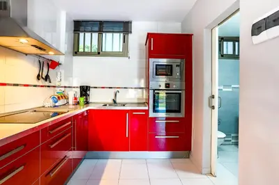 Una cocina o zona de cocina en Apartamento La Cascada 108