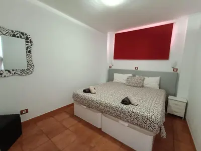 Cama o camas de una habitación en Playa del Inglés 5 min walk from Yumbo! 512