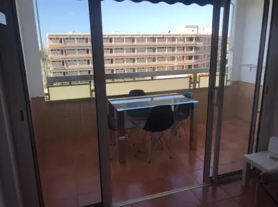 Un balcón o terraza de Playa del Inglés 5 min walk from Yumbo! 512