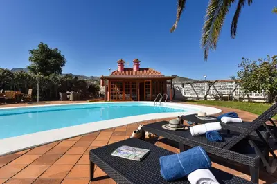 Piscina en o cerca de Finca Madroñal with Pool in Gran Canaria by VillaGranCanaria