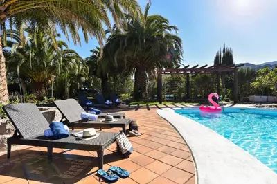 Piscina en o cerca de Finca Madroñal with Pool in Gran Canaria by VillaGranCanaria