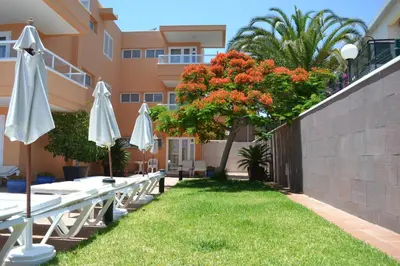 Jardín al aire libre en Apartamentos Horizonte