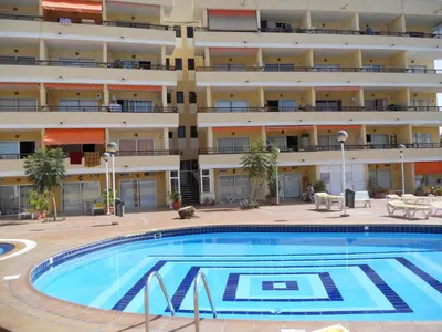 Piscina en o cerca de Apartamentos Los Juncos II