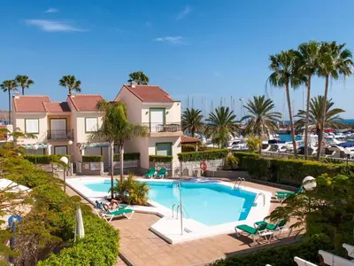Piscina en o cerca de Bungalow Marina Deluxe by VillaGranCanaria