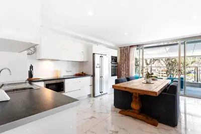 Una cocina o zona de cocina en Luxury Penthouse Puerto de Mogan with great terrace and sea view