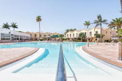 Piscina en o cerca de BUNGALOW en CAMPO INTERNACIONAL