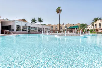 Piscina en o cerca de BUNGALOW en CAMPO INTERNACIONAL