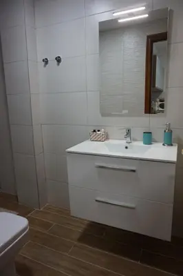 Un baño de BRISAS DEL MAR APARTMENT, ONE STEP FROM THE SEA.