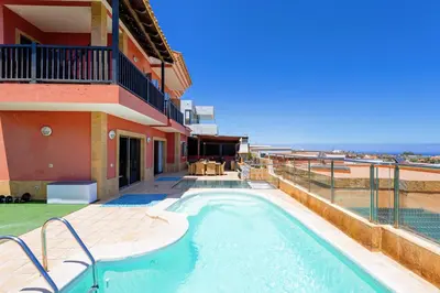Piscina en o cerca de Luxury 5 star Villa Violetta with amazing sea view, jacuzzi and heated pool