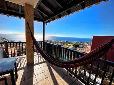 Un balcón o terraza de Luxury 5 star Villa Violetta with amazing sea view, jacuzzi and heated pool