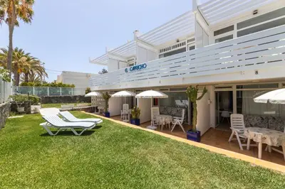 Jardín al aire libre en Apartamentos El Capricho