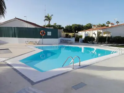 Piscina en o cerca de bungalow near Yumbo 200 meters from the beach