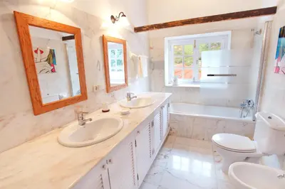 Un baño de Casa Rural La Asomadita