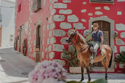 Montar a caballo en el apartamento o alrededores