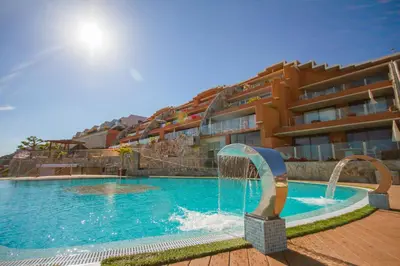Piscina en o cerca de Serenity Amadores