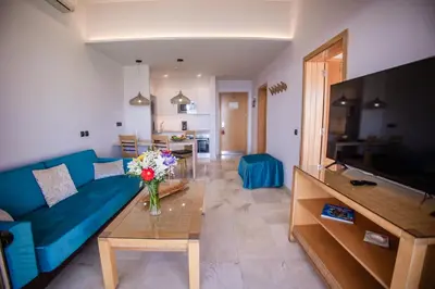 Una televisión o centro de entretenimiento en Serenity Amadores