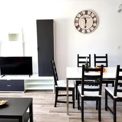 Luxury 2 bedroom APT 50 m from beach