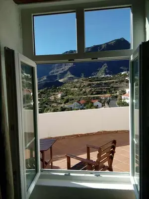Vista general de una montaña o vista desde the country house