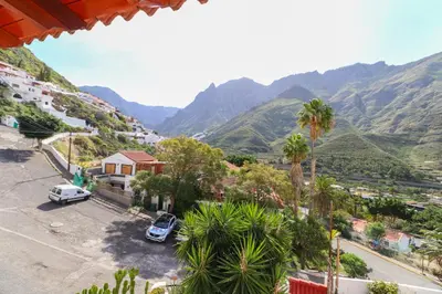 Vista general de una montaña o vista desde la casa o chalet