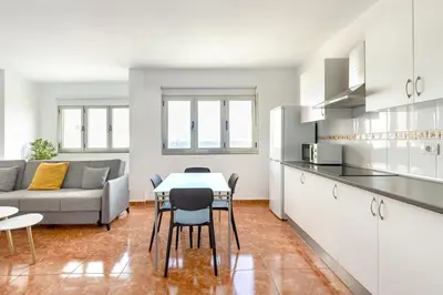 Una cocina o zona de cocina en Brisa Marina: amplio y luminoso con vistas al mar