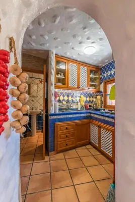 Una cocina o zona de cocina en Silence's Cave Rural House