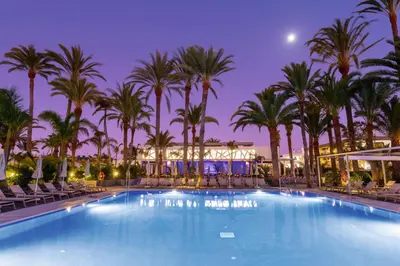 Piscina en o cerca de Hotel Riu Palace Palmeras - All Inclusive