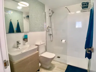 Un baño de Casa Solaris at Anfi Beach with Private Terrace, Pool & Netflix