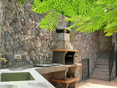 Jardín al aire libre en Peaceful house set on a vineyard & work friendly
