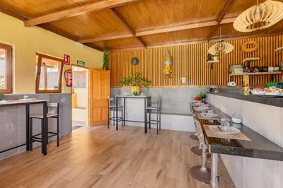 Una cocina o zona de cocina en VALTISYA POOL AND AIRPORT
