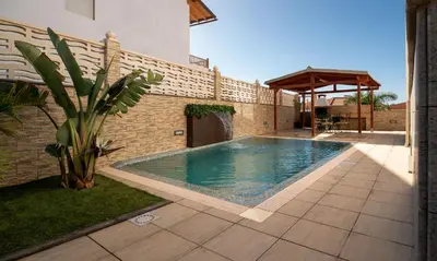 Piscina en o cerca de Villa, Private heated pool and jacuzzi .
