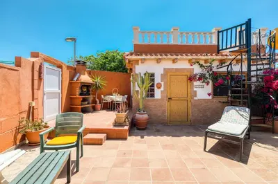 Plano de Camping Cabin - Private Solarium & Pool - BBQ
