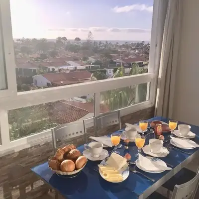 5 min walk from Yumbo! 417