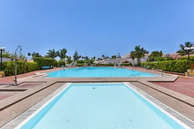 Piscina en o cerca de Jacuzzi & Garden Holiday Home
