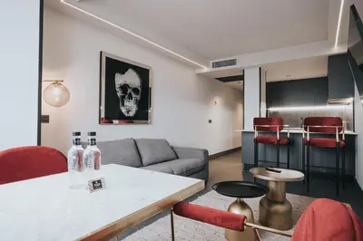 Zona de estar de Poem Suites by Airnest