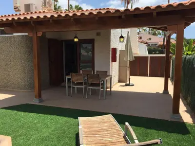 Un patio o zona al aire libre en Sonora Aircon Bungalow 90