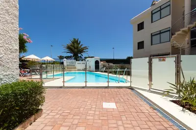 Piscina en o cerca de Primera linea de Playa del Ingles y las Dunas de Maspalomas