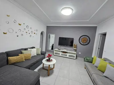 Una televisión o centro de entretenimiento en Casa Kevin