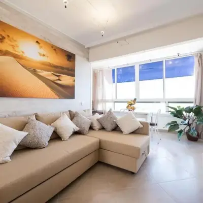 5 min walk from Yumbo! 517