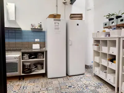 Una cocina o zona de cocina en Lua Lua Hostel Las Palmas
